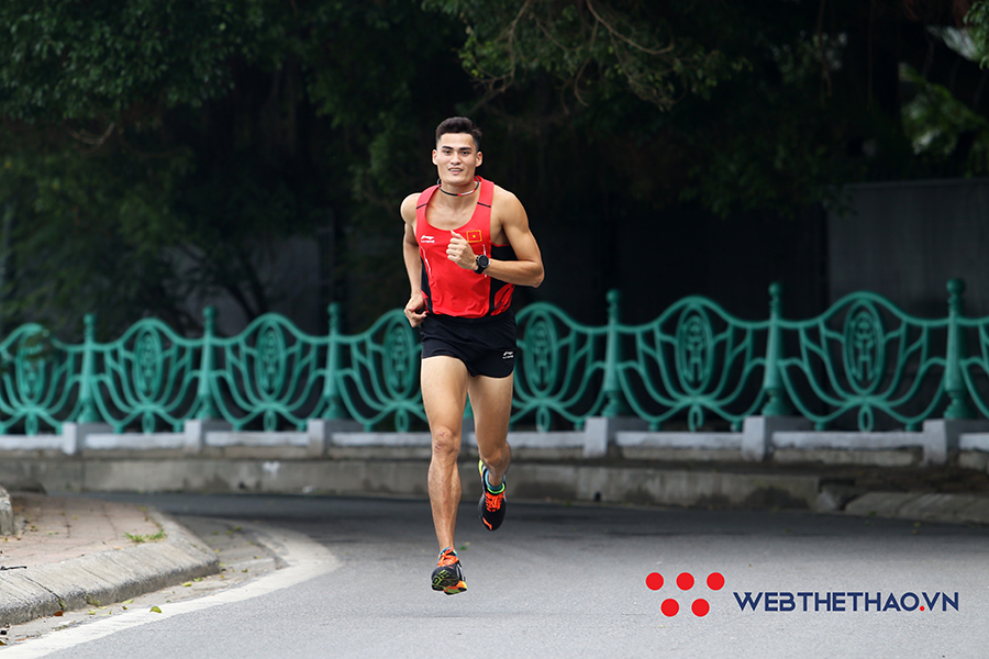 Ngắm cung đường đẹp lạ của VPBank Hanoi Marathon 2019 với soái ca Quách Công Lịch